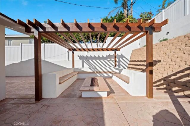 5212 Reynier Avenue, Los Angeles, CA 90056