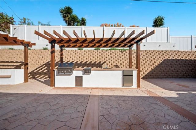 5212 Reynier Avenue, Los Angeles, CA 90056