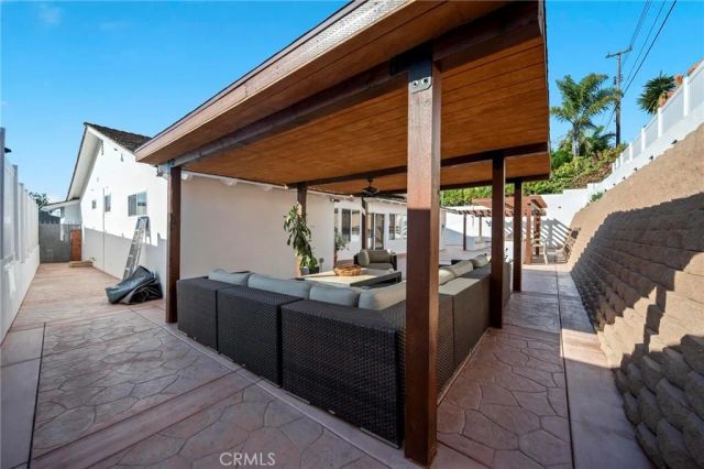 5212 Reynier Avenue, Los Angeles, CA 90056