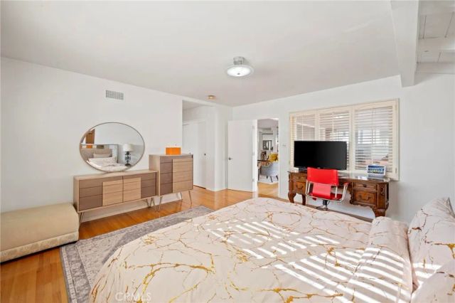 5212 Reynier Avenue, Los Angeles, CA 90056