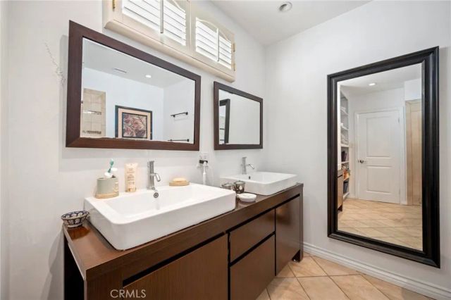 5212 Reynier Avenue, Los Angeles, CA 90056