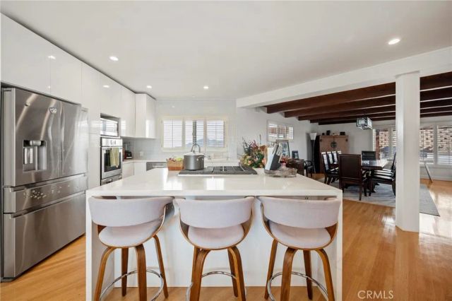 5212 Reynier Avenue, Los Angeles, CA 90056