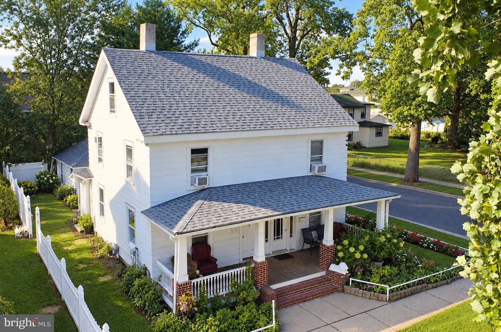 117--119 PEACH ST, HAMMONTON, NJ 08037 — exterior