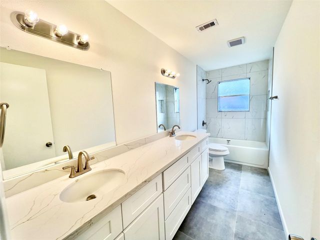 2517 21st Avenue N, Texas City, TX 77590