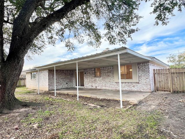 2517 21st Avenue N, Texas City, TX 77590