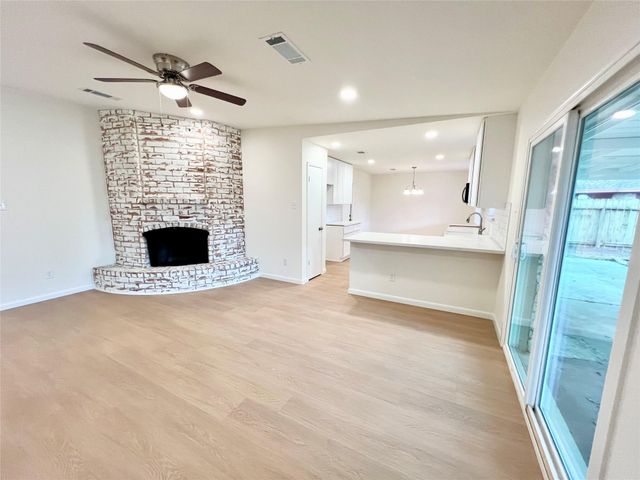 2517 21st Avenue N, Texas City, TX 77590