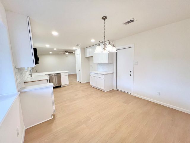 2517 21st Avenue N, Texas City, TX 77590