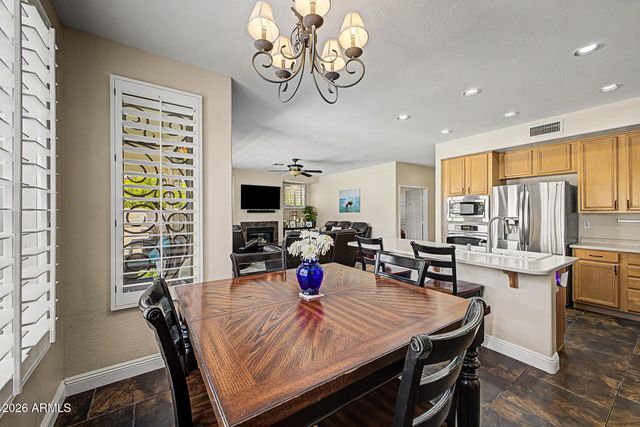 6210 W JULIE Drive, Glendale, AZ 85308