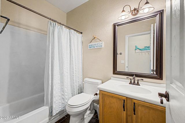 6210 W JULIE Drive, Glendale, AZ 85308