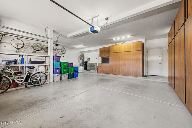 6210 W JULIE Drive, Glendale, AZ 85308