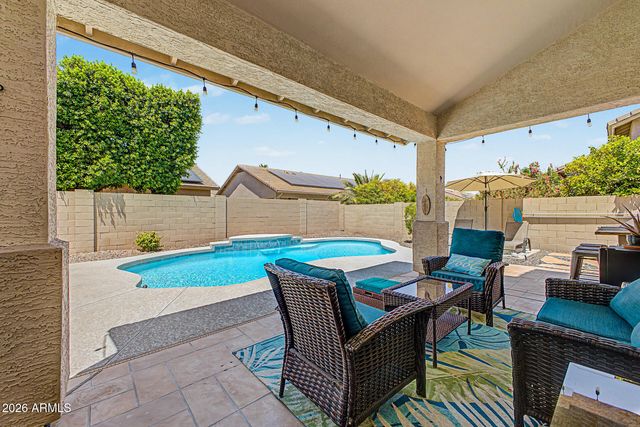 6210 W JULIE Drive, Glendale, AZ 85308