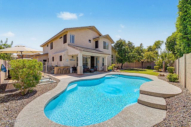 6210 W JULIE Drive, Glendale, AZ 85308