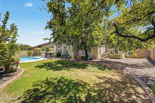 6210 W JULIE Drive, Glendale, AZ 85308