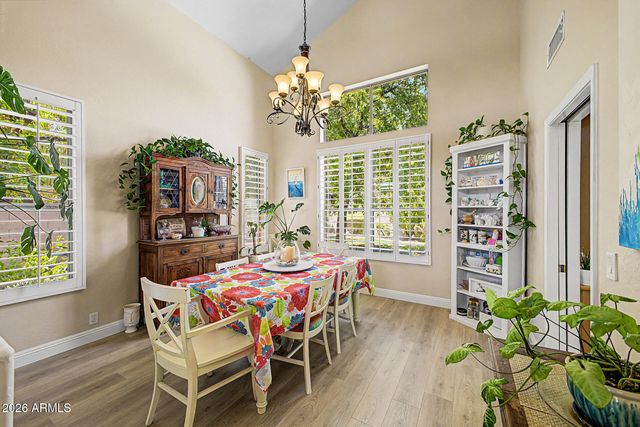 6210 W JULIE Drive, Glendale, AZ 85308