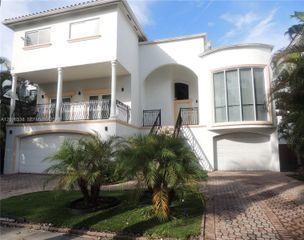 3525 E Fairview Street, Miami, FL 33133