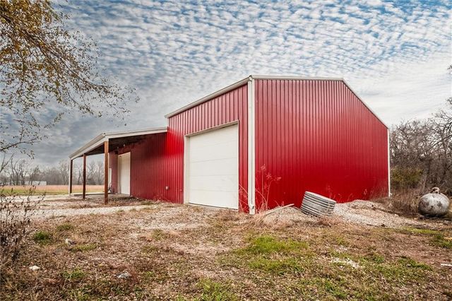 3958 Louisiana Road, Ottawa, KS 66067