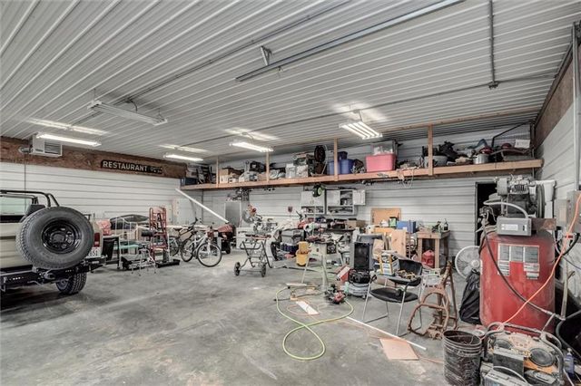 3958 Louisiana Road, Ottawa, KS 66067