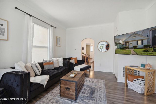 189 Elm Street, Rossford, OH 43460