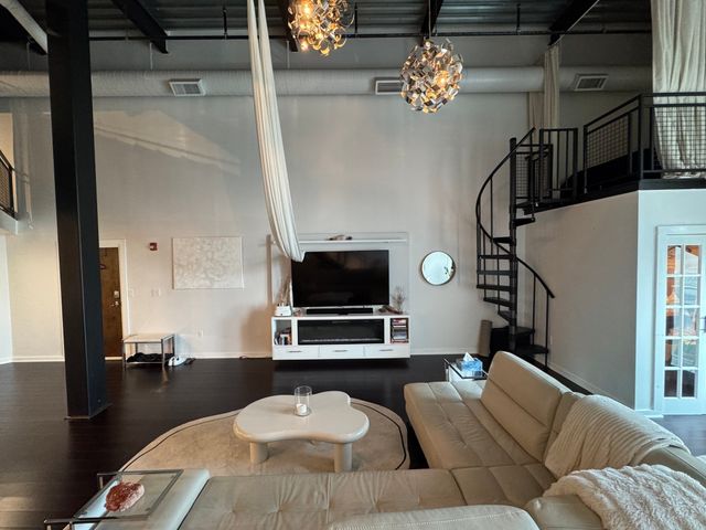 950 Broadway 31, Chelsea, MA 02150