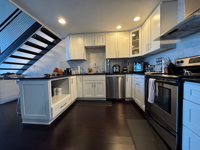 950 Broadway 31, Chelsea, MA 02150