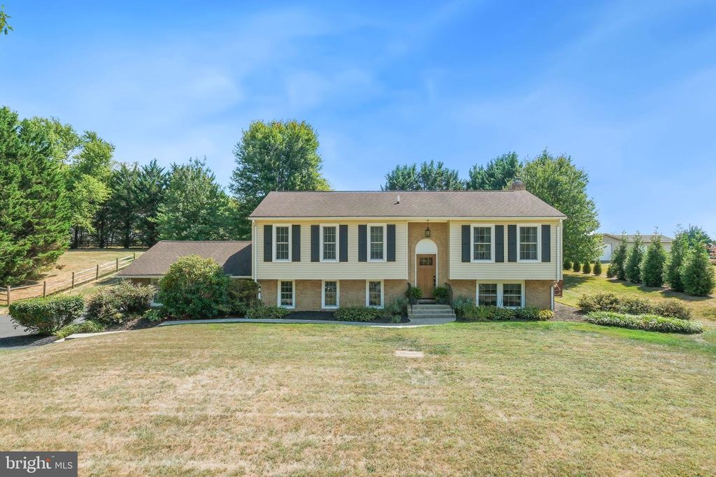 7303 COUNTRYSIDE DR, Middletown, MD 21769