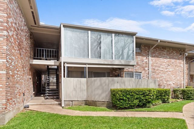 7812 Royal Lane 210, Dallas, TX 75230