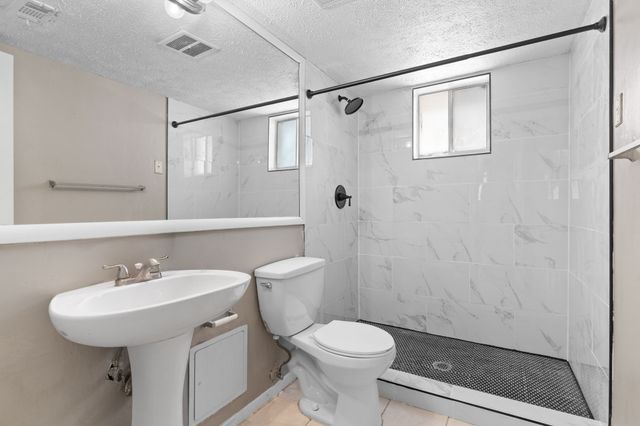 7812 Royal Lane 210, Dallas, TX 75230