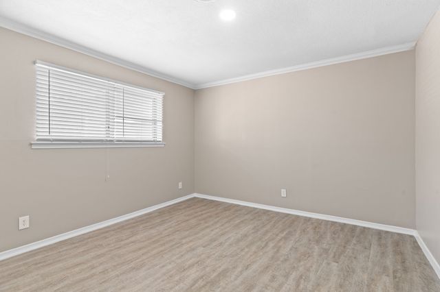 7812 Royal Lane 210, Dallas, TX 75230