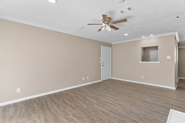 7812 Royal Lane 210, Dallas, TX 75230