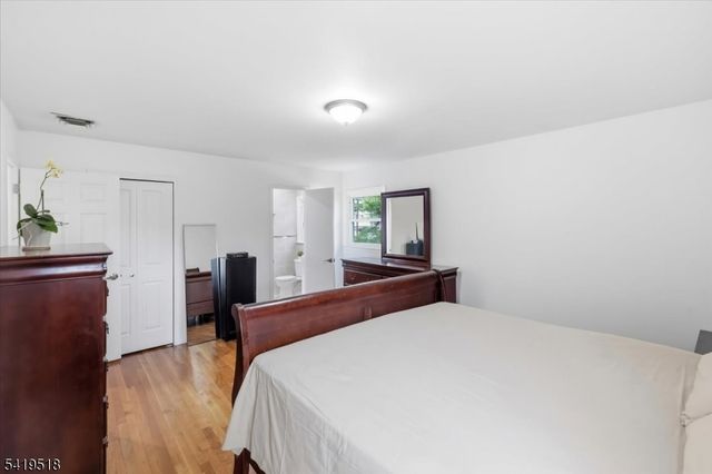 41 Ackerman Dr, Fair Lawn Boro, NJ 07410