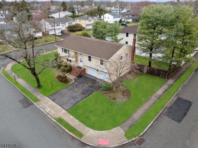 41 Ackerman Dr, Fair Lawn Boro, NJ 07410