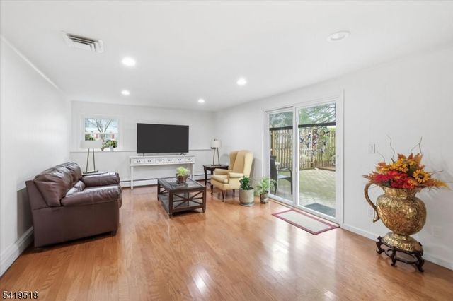 41 Ackerman Dr, Fair Lawn Boro, NJ 07410