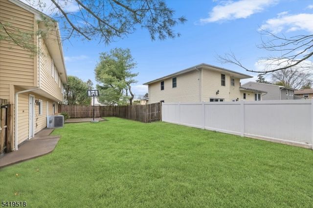 41 Ackerman Dr, Fair Lawn Boro, NJ 07410