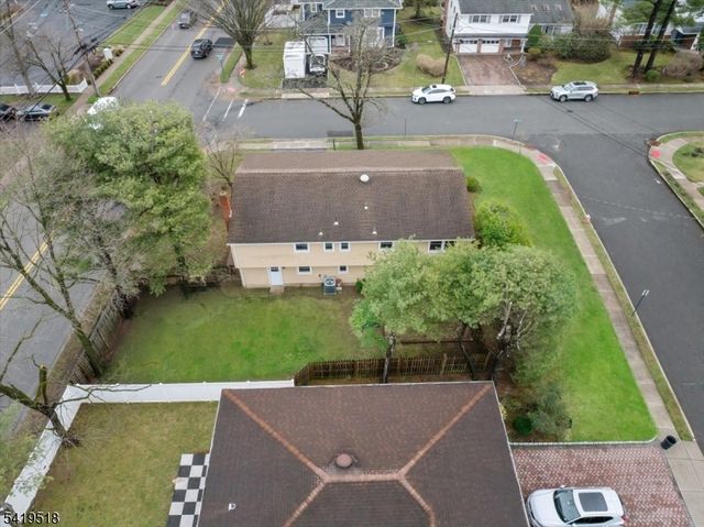 41 Ackerman Dr, Fair Lawn Boro, NJ 07410