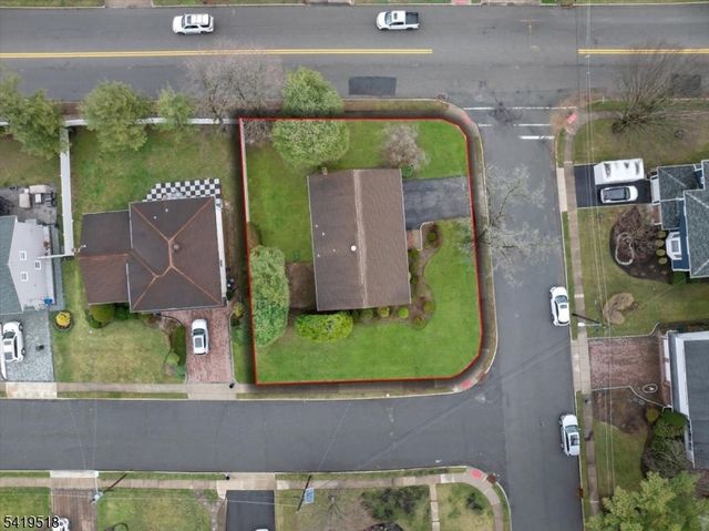 41 Ackerman Dr, Fair Lawn Boro, NJ 07410