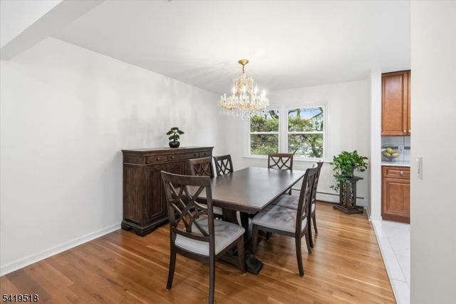 41 Ackerman Dr, Fair Lawn Boro, NJ 07410