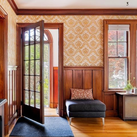 18 Southbourne Rd, Boston, MA 02130