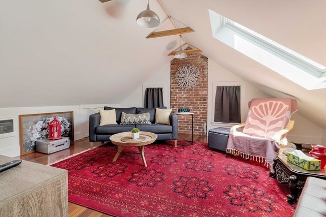 18 Southbourne Rd, Boston, MA 02130