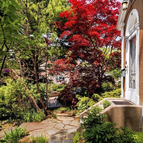 18 Southbourne Rd, Boston, MA 02130