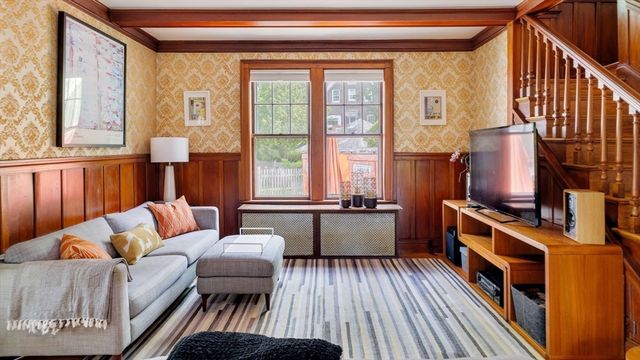 18 Southbourne Rd, Boston, MA 02130