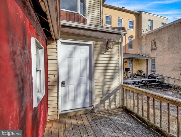 70 N CENTRE AVENUE, Leesport, PA 19533