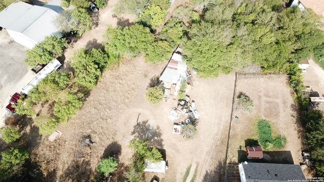 10805 HOLLOWELL RD, Atascosa, TX 78002