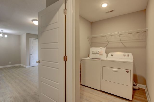 4010 Fort Sumter Dr, Clarksville, TN 37042