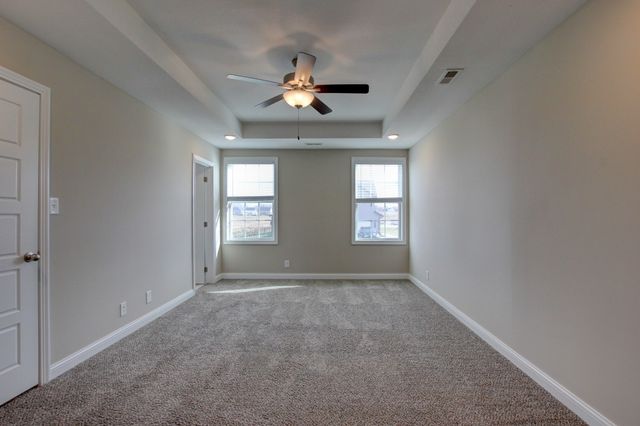 4010 Fort Sumter Dr, Clarksville, TN 37042