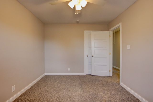 4010 Fort Sumter Dr, Clarksville, TN 37042