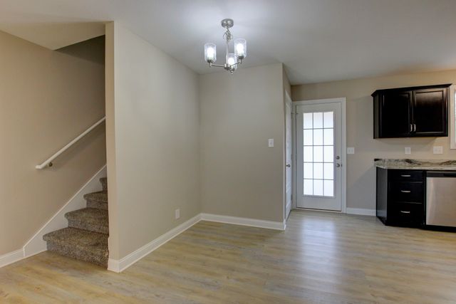 4010 Fort Sumter Dr, Clarksville, TN 37042