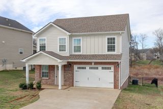 4010 Fort Sumter Dr, Clarksville, TN 37042