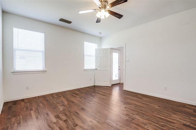 2412 Colquitt Road, Terrell, TX 75160