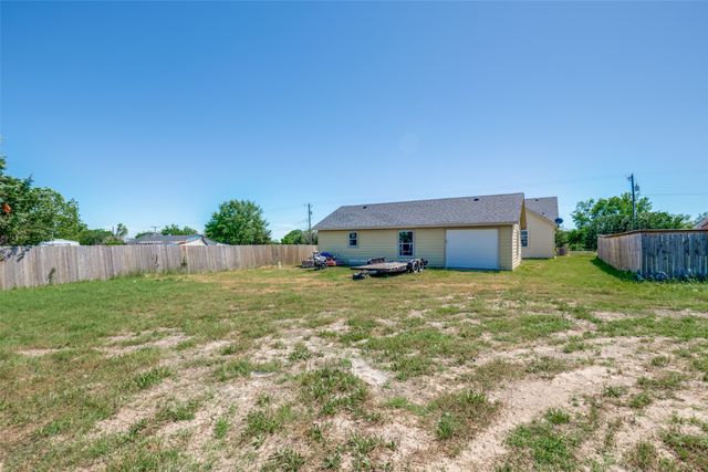 2412 Colquitt Road, Terrell, TX 75160