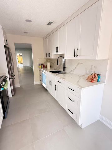 4538 NW 90th Avenue, Sunrise, FL 33351